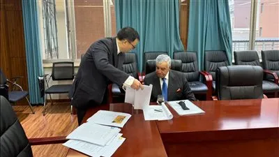 تكريم عالمي من الصين للدكتور زاهي حواس والدكتوراه الفخرية رقم 13 