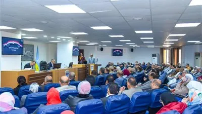 محافظ الإسكندرية يبحث حصاد 2025 ويؤكد: 2026 عام تسريع الأداء وتحسين الخدمات