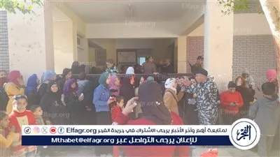 إقبال كثيف من السيدات للإدلاء بأصواتهم فى إعادة انتخابات مجلس النواب بقرية الزاوية بأسيوط 