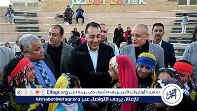 في ختام زيارته اليوم: رئيس الوزراء يتفقد أعمال تطوير كورنيش النيل بالأقصر.. ويشاهد عروضًا فنية بالمسرح الروماني بالبر الغربي