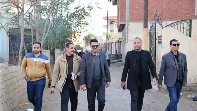 رئيس شركة مياه القليوبية يتفقد مناطق غير مخدومة بالصرف الصحي