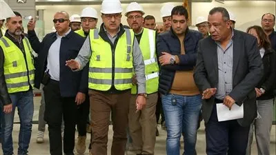 وزير قطاع الأعمال يتفقد بالمرحلة الثانية من المشروع القومي لتطوير صناعة الغزل والنسيج بالمحلة