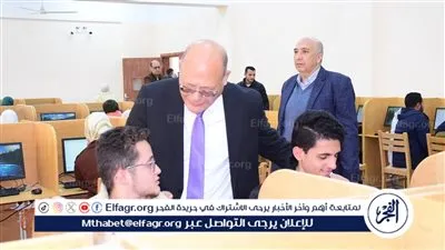 رئيس جامعة سوهاج يتفقد الامتحانات بأكبر مركز للإختبارات الإلكترونية