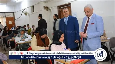 نائب رئيس جامعة أسيوط يتفقد سير امتحانات الفصل الدراسي الأول ببعض كليات الجامعة