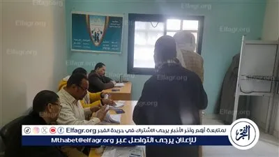 انتظام اللجان الانتخابية في إعادة انتخابات مجلس النواب بقرية الزاوية بأسيوط 