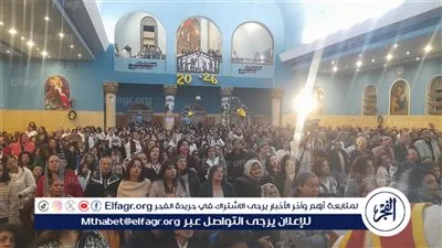 اقباط أسيوط يشاركون فى قداس عيد الميلاد المجيد بكنيسة رئيس الملائكة بحى شرق
