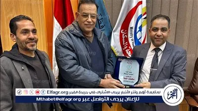 وكيل وزارة الصحة بأسيوط يلتقى نقيب أطباء الأسنان لبحث تعزيز التعاون المشترك