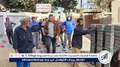 محافظ أسيوط يعلن عن استمرار تنفيذ أعمال تركيب بلاط الإنترلوك بمدينة منفلوط