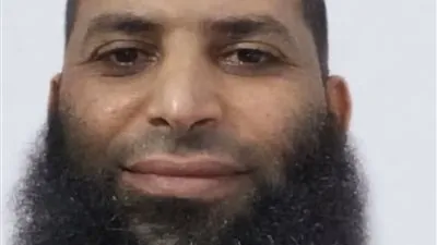 خروج الأم ونجلها من مستشفى ناصر بعد غسيل المعدة ونقل جثامين الأب وطفليه لمشرحة زينهم