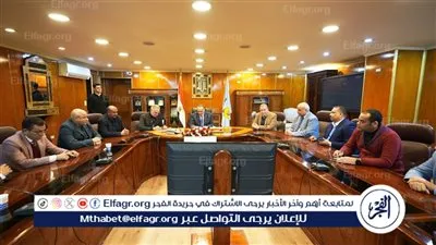 محافظ أسيوط يناقش مطالب مجلس أمناء وأولياء أمور مدرسة الخياط الثانوية بنات