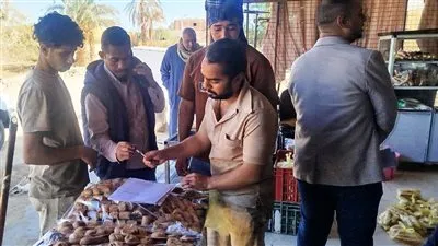 محافظ أسوان يتابع الحملات التموينية ويؤكد: لا تهاون في ضبط الأسواق وتحرير 103 محاضر مخالفة
