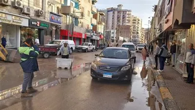 عودة حركة المرور إلى طبيعتها ببنها بعد إصلاح كسر ماسورة المياه