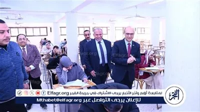 رئيس جامعة أسيوط يتابع انطلاق امتحانات الفصل الدراسي الأول بمعهد بحوث ودراسات البيولوجيا الجزيئية 