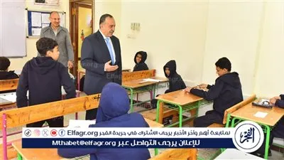 محافظ أسيوط يطمئن من داخل اللجان على انتظام امتحانات صفوف النقل 