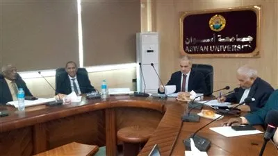 جامعة أسوان تشكّل لجنة لاختيار عميد كلية الآداب وفق معايير الكفاءة والرؤية التطويرية