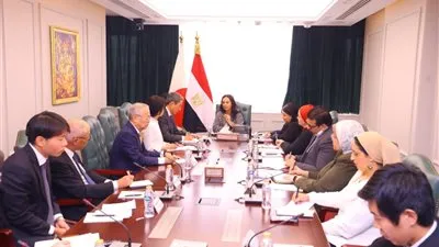 وزيرة التضامن الاجتماعي تلتقي وفدًا من أعضاء مجلس المستشارين الياباني