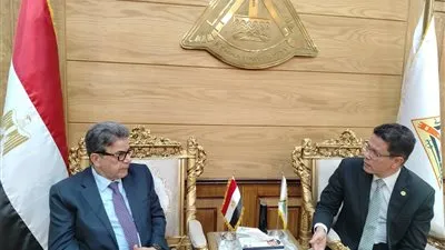 رئيس جامعة بنها ونقيب الأطباء البيطريين يبحثان تدريب الخريجين وتحويل البحث العلمي إلى مشروعات