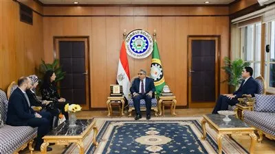 محافظ الدقهلية يستقبل المدير التنفيذي لهيئة الفولبرايت بمصر لبحث سبل التعاون والشراكات بين المحافظة والهيئة