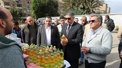 محافظ الجيزة يفتتح سوق اليوم الواحد بشارع الصوامع في حي إمبابة