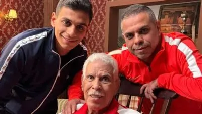 بعد شائعة وفاته.. أخر تطورات الحالة الصحية للكابتن حسن شحاتة| شاهد بالصور 