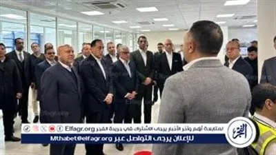 عاجل- رئيس الوزراء يتفقد مركز التحكم بمحطة البحر الأحمر لتداول الحاويات بميناء السخنة