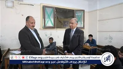 محافظ المنيا يتفقد عددًا من لجان الاعدادية للاطمئنان على الامتحانات 