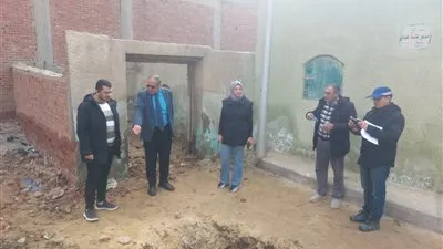 محافظ القليوبية يتابع جهود لجنة هندسية لحل مشكلة تسريب مياه جوفيه بمقابر قرية المريج بشبين القناطر