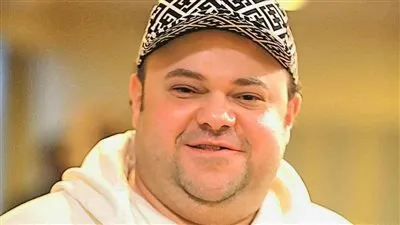 ساسبنس وتشويق في رمضان.. مدحت تيخا يخوض صراع أكبر شركات الدعاية والإعلان في مصر