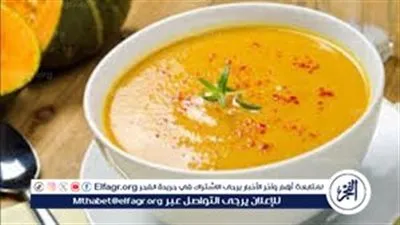 طريقة عمل فتة العدس بالعيش المحمص دون زيت.. أكلة شتوية صحية وسهلة