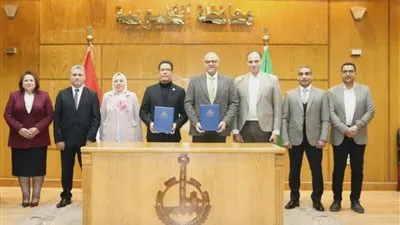 محافظ القليوبية ورئيس جامعة بنها يوقعان بروتوكول تعاون لتحقيق التنمية المستدامة وخدمة المجتمع