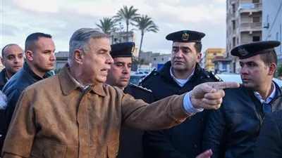 محافظ الإسكندرية يوجه بإجراءات عاجلة لإنهاء التكدسات المرورية خلال جولته التفقدية 