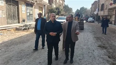 نائب محافظ الجيزة يتفقد مشروع الصرف الصحي والوصلات المنزلية بقرى أبو النمرس