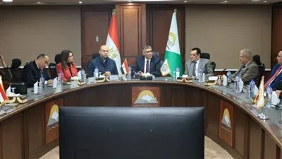 محافظ الجيزة يلتقي أعضاء مجلسي النواب والشيوخ عن حزب «حماة الوطن» لبحث خريطة التعاون