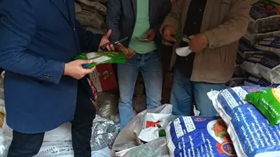 تموين برج العرب يضبط كميات كبيرة من السلع الغذائية منتهية الصلاحية ومجهولة المصدر