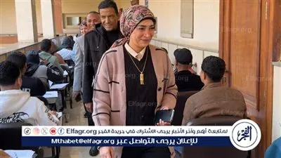 رئيس جامعة الأقصر تتفقد امتحانات كلية الألسن وتطمئن على انتظام اللجان