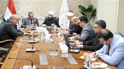 وزير الأوقاف يلتقي رئيس شركة العاصمة الجديدة.. استعدادًا لاستقبال الشهر الفضيل