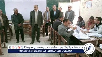 وكيل تعليم أسيوط يتفقد أعمال تقدير الدرجات لامتحانات الشهادة الإعدادية 