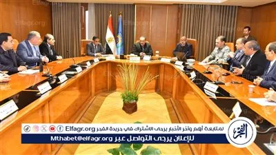 محافظ أسيوط يعقد اجتماعا مع المجلس الإقليمي للصحة