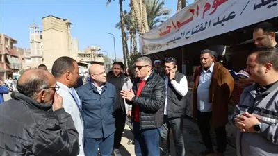 محافظ الجيزة يتفقد سوق 