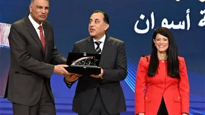 أسوان تتألق.. 4 جوائز وطنية في التميز الحكومي وتتصدر المشهد