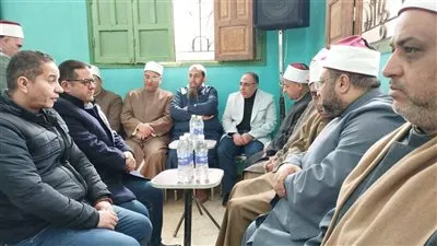 وزارة الأوقاف تشارك أسر ضحايا حادث تسريب الغاز بميت عاصم أحزانهم