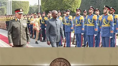 وزير الدفاع والإنتاج الحربى يلتقى نائب رئيس الوزراء ووزير الدفاع الوطنى وشئون المحاربين القدامى بجمهورية الكونغو الديمقراطية