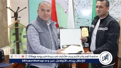 رئيس مياه الفيوم: يكرم مُحصّلًا بفرع الفيوم كنموذج يحتذى في الأمانة والإنضباط الوظيفي