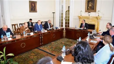 وزير الخارجية يلتقي أعضاء اللجنة الوطنية لآلية مراجعة النظراء الأفريقية