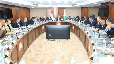 محافظ الجيزة يجتمع بأعضاء مجلسي النواب والشيوخ لمناقشة خطط العمل المستقبلية وبحث مطالب المواطنين