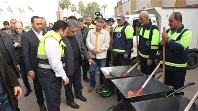 محافظ الدقهلية يطلق حملة مكبرة للنظافة بمدينة المنصورة استعدادًا لاحتفالات العيد القومي