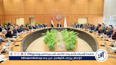 وزير التربية والتعليم يعقد اجتماعًا مع مديري ووكلاء المديريات استعدادًا لانطلاق الفصل الدراسي الثاني