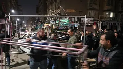 محافظة الجيزة ترفع إشغالات وتعديات الباعة الجائلين والمحال بشارع العريش 