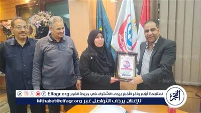 تفاصيل لقاء وكيل وزارة الصحة مع نقيب تمريض أسيوط اليوم 