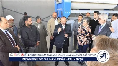 محافظ أسيوط ووفد الاتحاد الأوروبي يتفقدون وحدة تجهيز النباتات الطبية بأبنوب